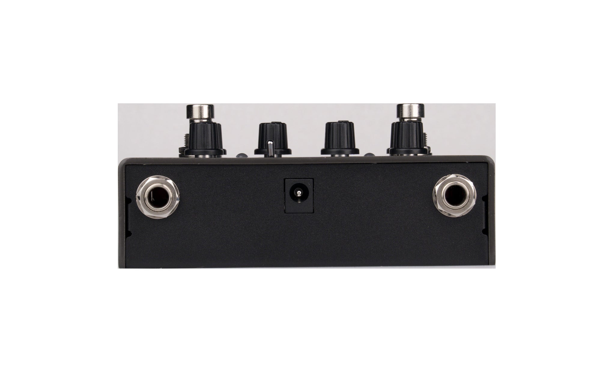 SONICAKE Thump QDS-09 – analogowy high-gain distortion z Boost i Noise Gate