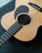 Enya EA-X1 PRO MAX - Natural gitara akustyczna HPL z litym topem zestaw