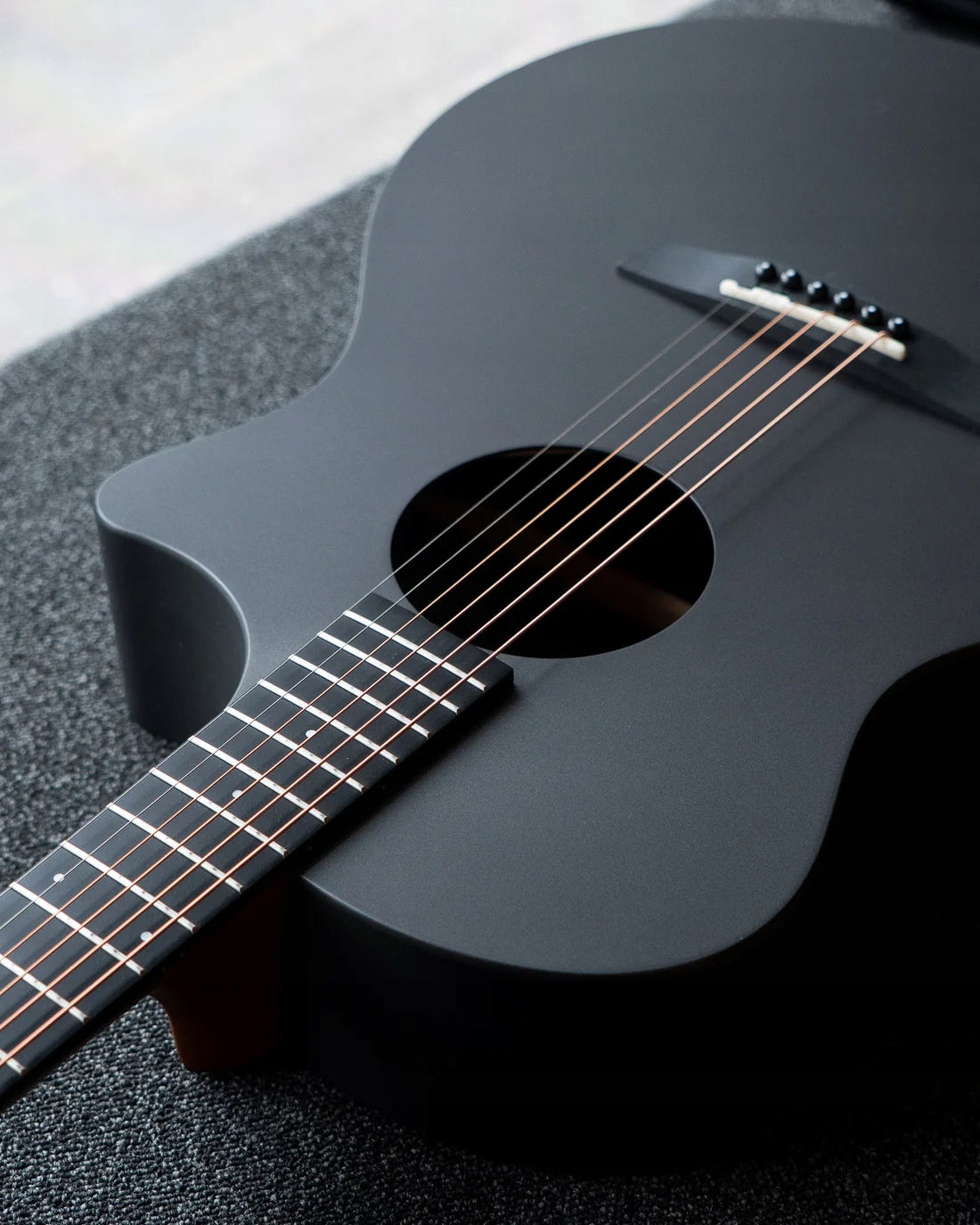 ENYA EGA-X0/SP1.EQ Black gitara elektroakustyczna HPL z efektami Zestaw