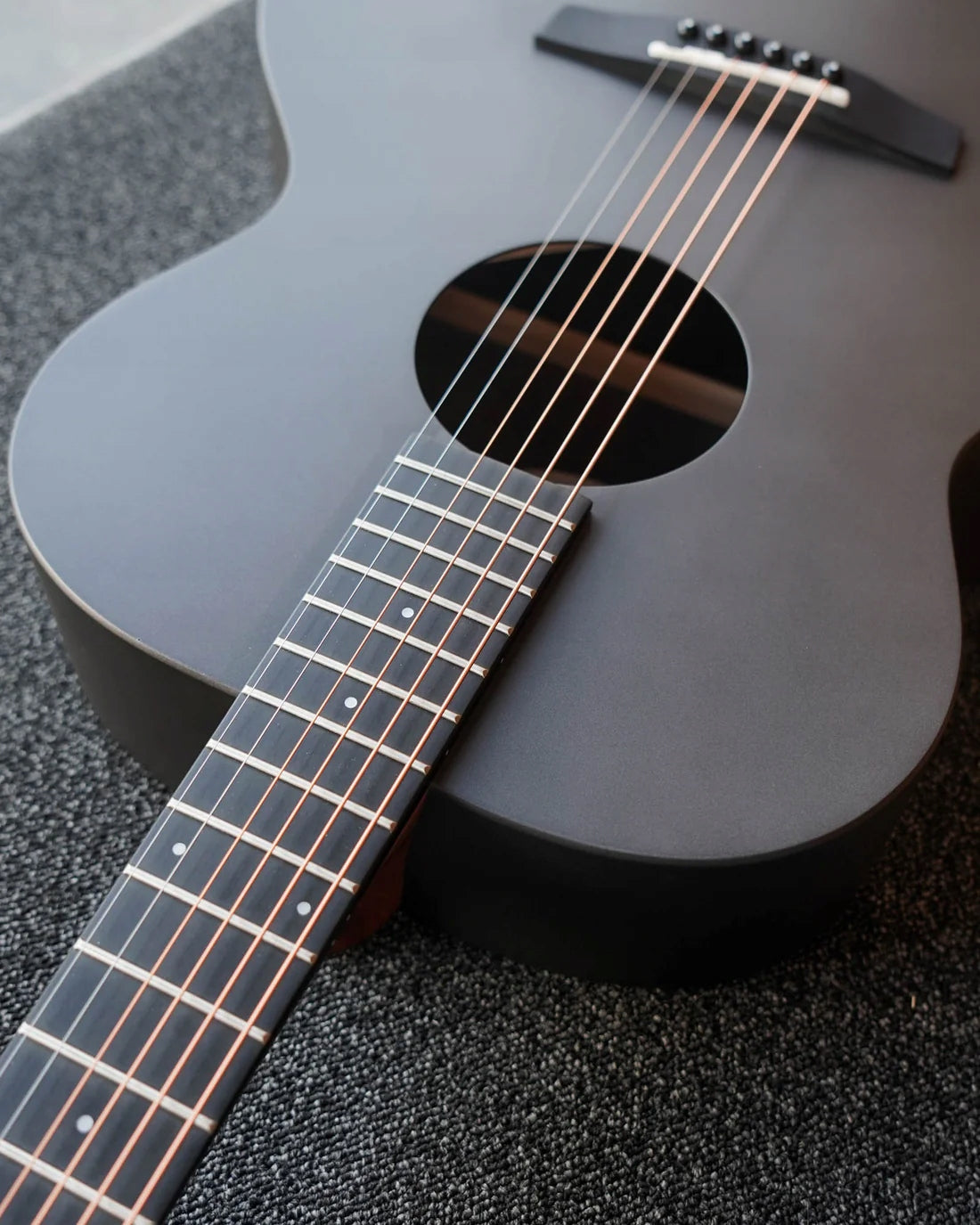ENYA EA-X0/SP1.EQ Black gitara elektroakustyczna HPL z efektami Zestaw