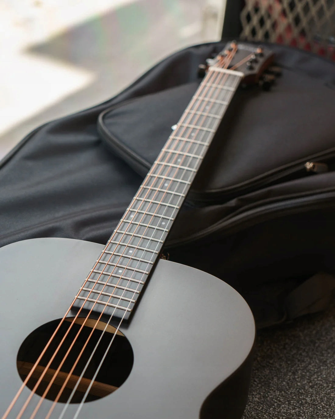 ENYA EA-X0/SP1.EQ Black gitara elektroakustyczna HPL z efektami Zestaw