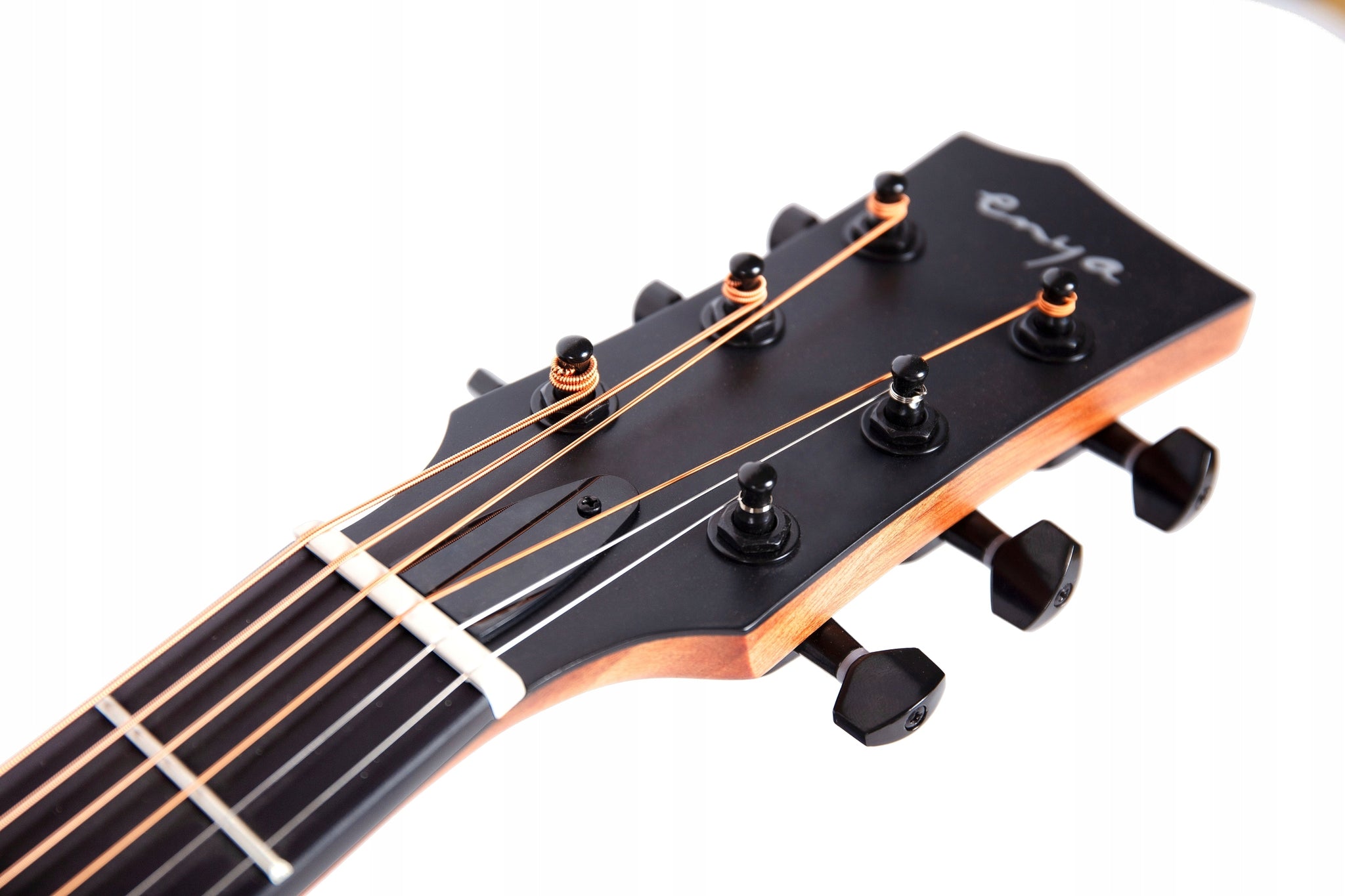 ENYA EA-X0/SP1.EQ Natural gitara elektroakustyczna HPL z efektam Zestaw